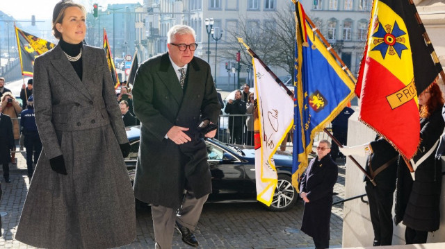 La princesse Claire de Belgique et le prince Laurent de Belgique arrivent pour assister à la cérémonie annuelle à la mémoire des membres décédés de la famille royale à l'église Onze-Lieve-Vrouwekerk van Laken/Notre-Dame de Laeken à Bruxelles, le 18 février 2025.