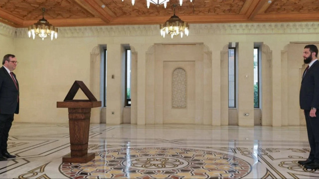 الشرع يعين عبد القادر الحصرية حاكما لمصرف سوريا المركزي 
