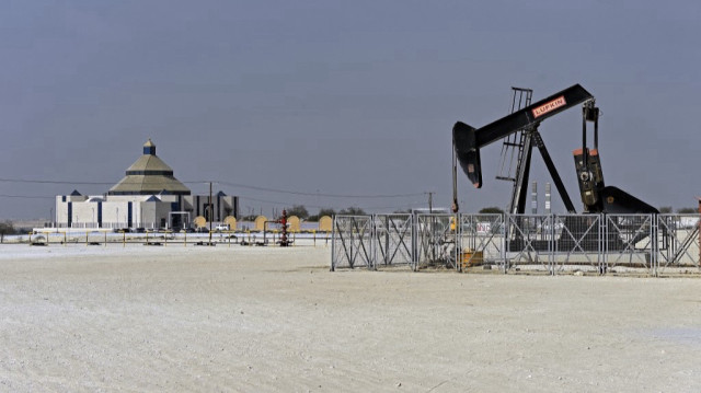 Le baril de Brent, référence internationale, a perdu environ 3,8 %, s’échangeant à 63,20 dollars à 10h53 (heure locale), contre 65,84 dollars à la clôture précédente. Le Brent atteint ainsi son plus bas niveau depuis quatre ans. 