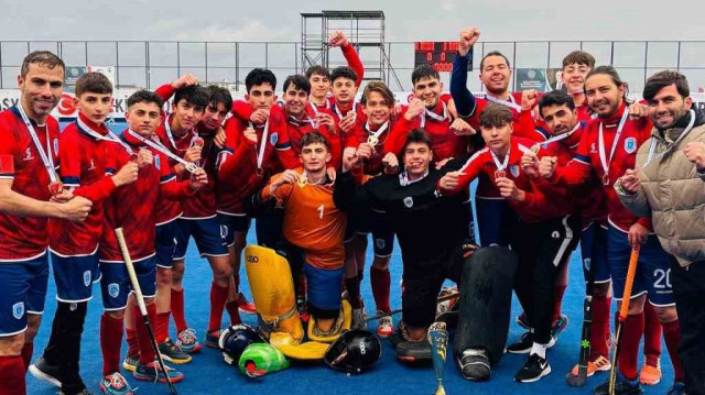 Pursaklar Belediye Spor Kulübü Hokey Takımı namağlup Süper Lig’de