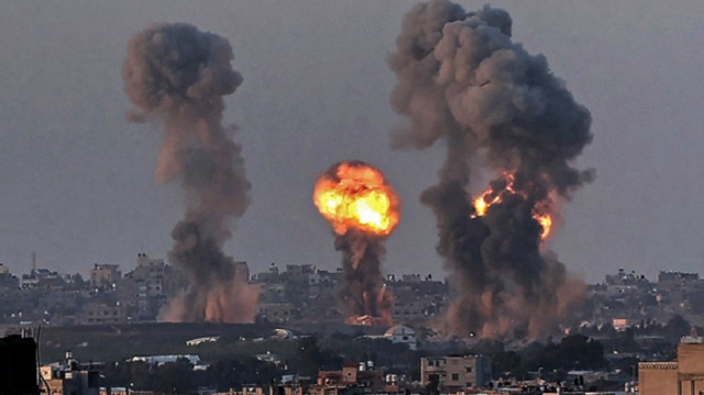 إبادة مستمرة.. قوات الاحتلال تقتل 11 فلسطينيا في غارات جوية على غزة 
