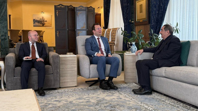 أربيل.. القنصل التركي يعقد مباحثات مع هوشيار زيباري