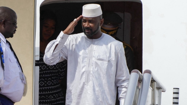 Le président intérimaire du Mali, Assimi Goita, arrive à l'aéroport international de Pékin le 1er septembre 2024, avant le Forum sur la coopération sino-africaine (FOCAC) qui se tiendra du 4 au 6 septembre.