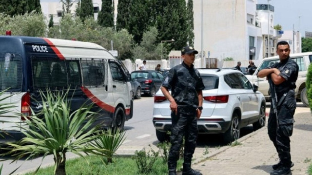 تونس.. 5 معتقلين في قضية "التآمر" يدخلون إضرابا مفتوحا عن الطعام