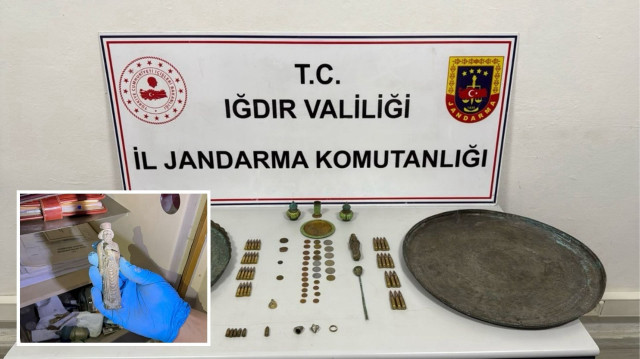 Iğdır İl Jandarma Komutanlığı, Kaçakçılık Suçları ile Mücadele kapsamında gerçekleştirdiği istihbarat çalışmaları sonucunda çok sayıda tarihi eser gün yüzüne çıkarıldı.