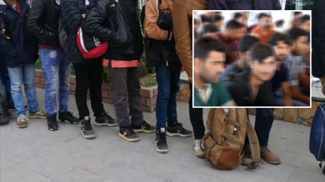 Düzensiz göçmenler, işlemlerinin ardından Geri Gönderme Merkezi'ne teslim edildi.