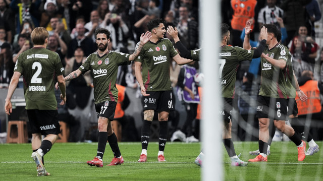 Trendyol Süper Lig'in 35. haftasında Beşiktaş ile Adana Demirspor takımları, Tüpraş Stadı'nda karşılaştı. Beşiktaş oyuncuları gol sevinci yaşadı.