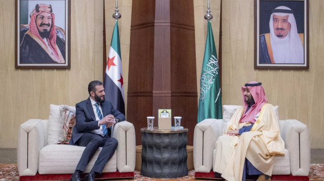 ابن سلمان يؤكد للشرع التزام السعودية بدعم أمن سوريا واستقرارها