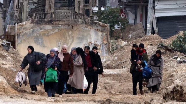 الضفة.. الاحتلال الإسرائيلي يجبر عائلات فلسطينية على إخلاء منازلها