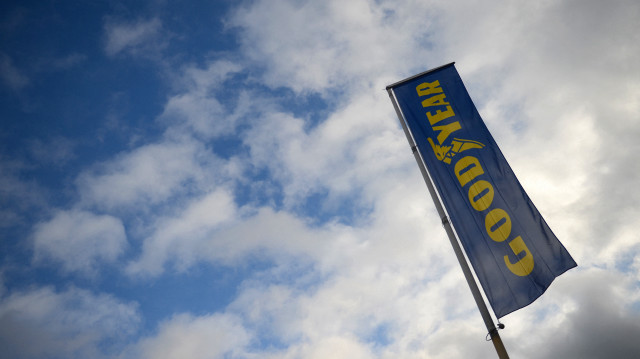 Goodyear, soupçonné d'avoir dissimulé les défauts de certains de ses pneus ayant entraîné des accidents mortels, est convoqué devant un juge d'instruction à Besançon le 13 mai 2025.