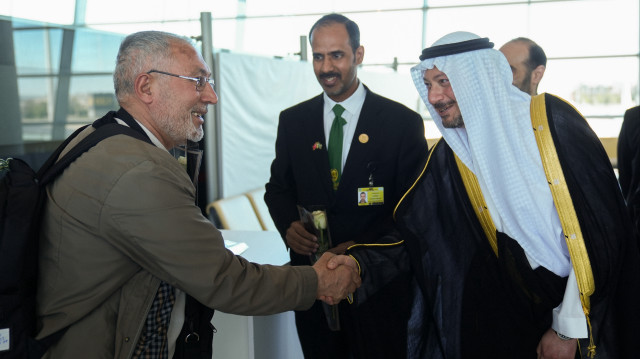 السفير السعودي لدى تركيا يودع الحجاج في مطار أسنبوغا