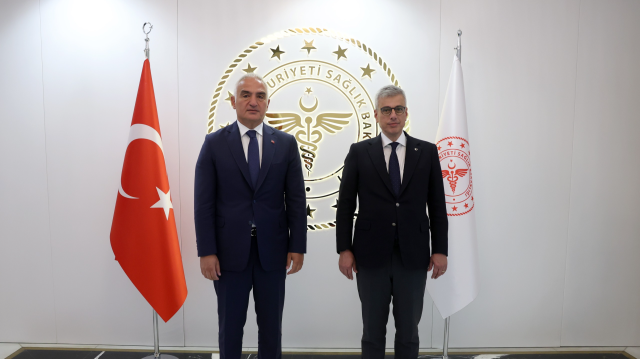 Bakan Ersoy: “Sağlık turizminden 3 milyar dolardan fazla gelir elde ettik.”