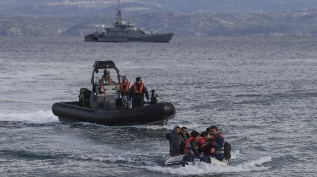 Frontex recense près de 47.000 passages aux frontières de l’UE entre janvier et avril 2025, avec une baisse marquée sur la route des Balkans.