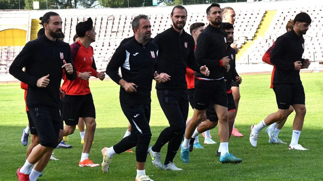 Trendyol 1. Lig ekiplerinden Ümraniyespor 7 futbolcusuyla sözleşme imzaladı