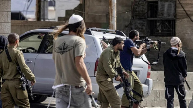 الضفة.. مستوطنون يهاجمون منازل فلسطينية شمال شرق رام الله