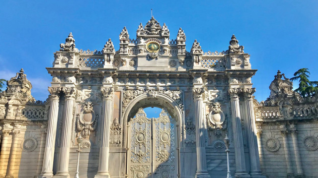 La délégation russe chargée des négociations avec l’Ukraine est arrivée ce jeudi en Türkiye, au palais de Dolmabahçe à Istanbul, selon l’agence de presse russe TASS.