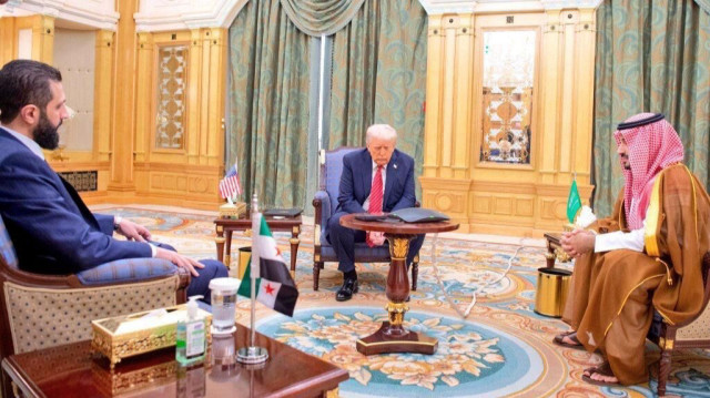صفقات تريليونية ورفع عقوبات سوريا واشتداد إبادة غزة.. حصاد جولة ترامب