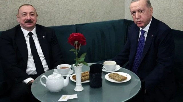 الرئيس أردوغان يلتقي نظيره الأذربيجاني علييف في العاصمة الألبانية