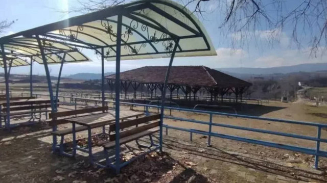 Tosya İlçe Tarım Müdürlüğü, ilçede görünen şap hastalığı sebebiyle hayvan pazarının kapatıldığını duyurdu