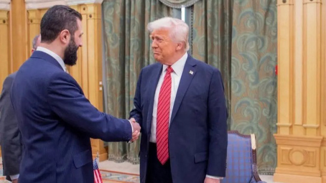 Трамп заявил, что не консультировался с Израилем по Сирии.