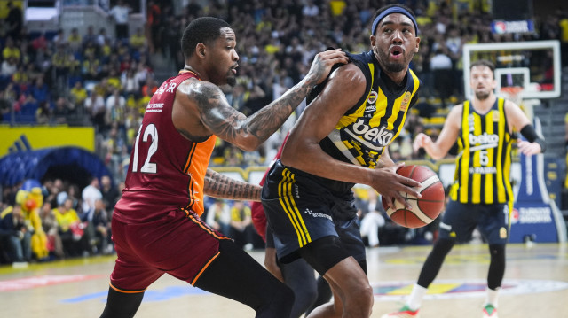 Fenerbahçe Beko derbide Galatasaray'ı mağlup etti: Sezonu lider tamamladı | ÖZET