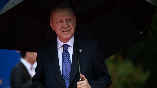 Le président turc Recep Tayyip Erdogan arrive au sommet de la Communauté politique européenne (CPE), à Tirana, le 16 mai 2025.