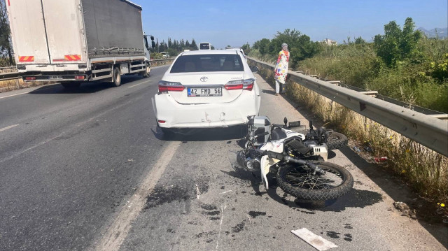 Hayatını kaybeden motosiklet sürücüsünün, cebindeki cep telefonu bataryasının patlayarak alev almasıyla motosikletin hakimiyetini kaybettiği iddia edildi.