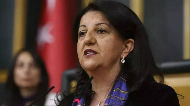 DEM Parti İmralı Heyeti üyesi Pervin Buldan ve avukat Özgür Erol, Öcalan’ı ziyaret etmek için bugün İmralı Adası’na doğru yola çıktı. Detaylar gelecek…