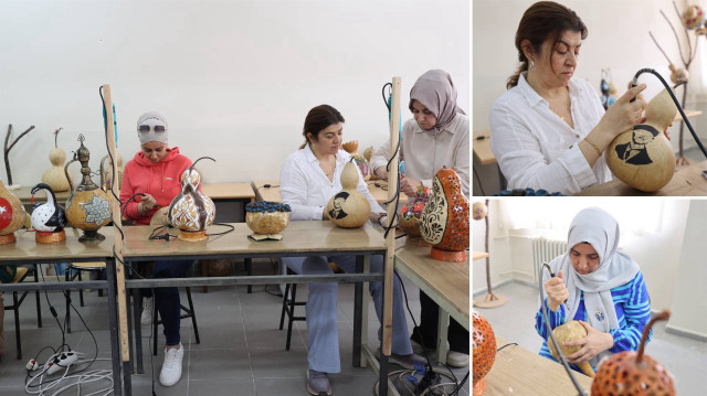 Ürgüp İlçe Milli Eğitim Müdürlüğü ile İlçe Halk Eğitimi Merkezi Müdürlüğünce hazırlanan "Topraktan Vitrine Projesi" kapsamında, uzman öğreticilerden eğitim alan kadınlar, su kabaklarını oyma, boyama ve vernikleme gibi aşamalardan geçirerek dekoratif obje ve abajur ile hediyelik eşyalar yapıyor.