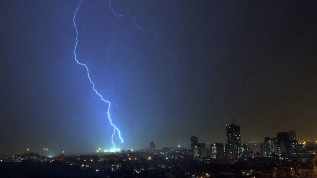 Kamboçya'da ünlü Angkor Wat tapınak kompleksinde yıldırım düşmesi sonucu 3 kişi hayatını kaybetti