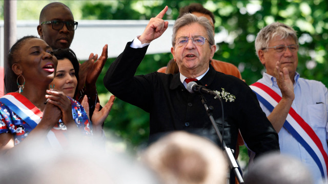 Le groupe parlementaire La France insoumise, Nouvelle Union populaire écologique et sociale (LFI-NFP) a réagi en appelant l’État français à condamner fermement cette attaque et à cesser tout soutien au blocus israélien.