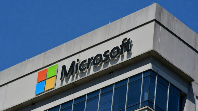 Microsoft enregistre un bénéfice net de 25,8 milliards de dollars, porté par une demande soutenue en intelligence artificielle et en services cloud.