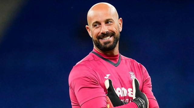 İspanyol kaleci Reina teknik direktör oluyor