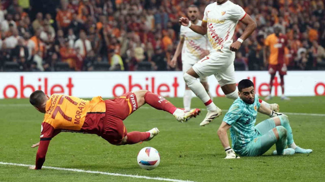 Bilal Bayazit, Galatasaray karşısında 3 gole engel olamadı.