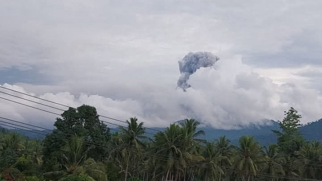 Le mont Dukono, situé sur l’île d’Halmahera dans l’est de l’Indonésie.