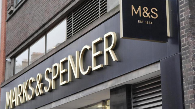 Hors impact de la cyberattaque, Marks & Spencer a publié un bénéfice net annuel en recul de près d’un tiers, à 295,7 millions de livres, contre 431,2 millions l’année précédente.
