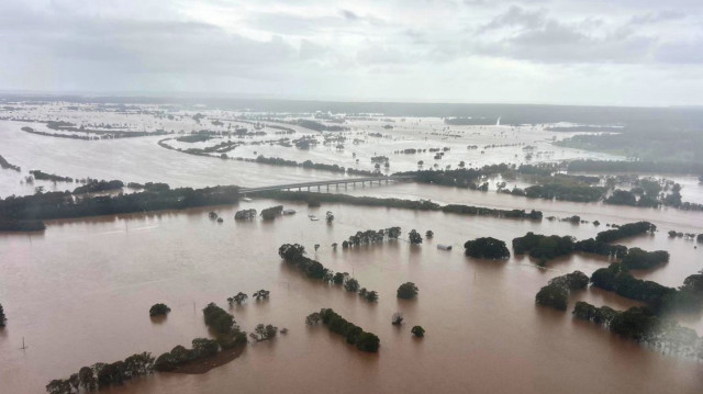 Le sud-est de l’Australie est confronté à des inondations spectaculaires après des précipitations équivalentes à plus de quatre mois de pluie en seulement deux jours.
