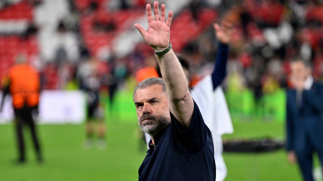 UEFA Avrupa Ligi final maçında, Tottenham ile Manchester United takımları İspanya'nın Bilbao şehrindeki San Mames Stadı'nda karşı karşıya geldi. Manchester United'ı 1-0 yenerek kupaya uzanan Tottenham, tarihinde üçüncü kez aynı organizasyonda şampiyonluk yaşadı. Tottenham takımının teknik direktörü Ange Postecoglou sevinç yaşadı.