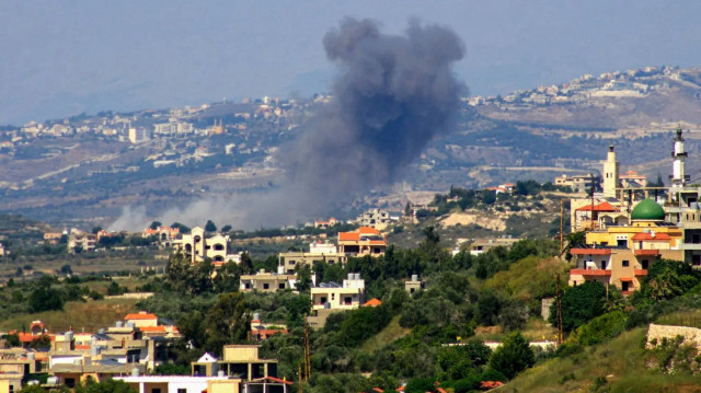 الاحتلال يقتل شخصا ويصيب آخر بإطلاق نار وغارة على جنوب لبنان