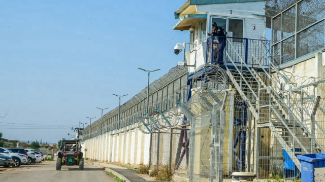 مؤسستان فلسطينيتان: استشهاد أسير من غزة بمعسكر سدي تيمان