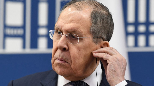 Le ministre russe des Affaires étrangères, Sergei Lavrov, participe à une conférence de presse conjointe avec son homologue arménien à la suite de leur rencontre à Erevan, le 21 mai 2025.