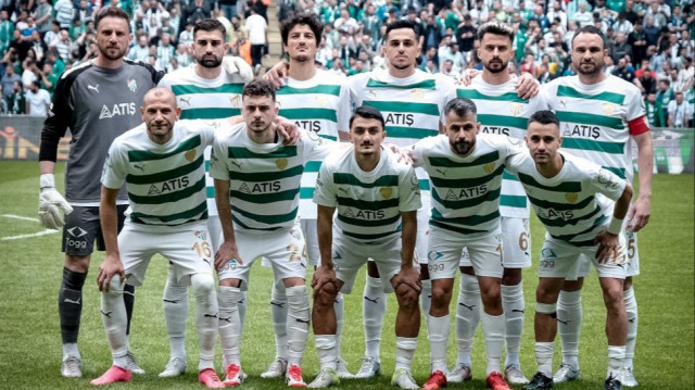 Bursaspor, başarılı bir sezonu geride bırakarak 2. Lig'e yükseldi.