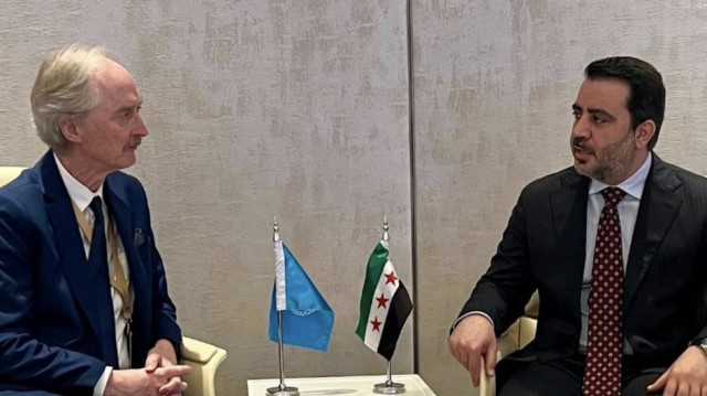 الشيباني يبحث مع بيدرسون أمن سوريا والعدالة الانتقالية