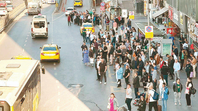 İBB yöneticileri daha önce de otobüs esnafına ödeme sözü vermiş ancak borç ödenmemişti.