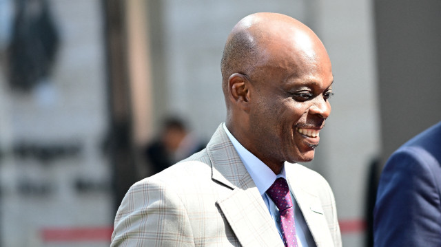 Le ministre des affaires étrangères du Togo, Robert Dussey, arrive à la conférence ministérielle des Nations unies sur le maintien de la paix 2025 à Berlin, le 13 mai 2025.