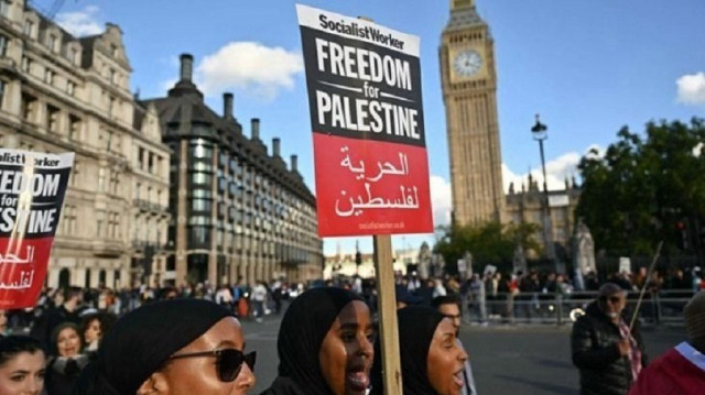 مسلمو بريطانيا يطالبون بوقف مبيعات الأسلحة للاحتلال والاعتراف بفلسطين