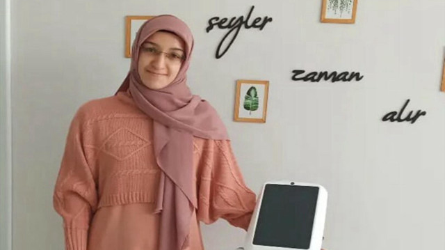 Firari hükümlü FETÖ üyesi diyetisyen evinde yakalandı.
