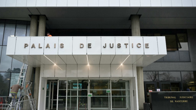 Une photo montre l'entrée du palais de justice de Nanterre, à l'ouest de Paris, avant l'audience de Dominique Pelicot, le Français condamné pour avoir drogué son ex-femme afin que des dizaines d'inconnus puissent la violer, au centre judiciaire dédié aux affaires non résolues, le 30 janvier 2025.