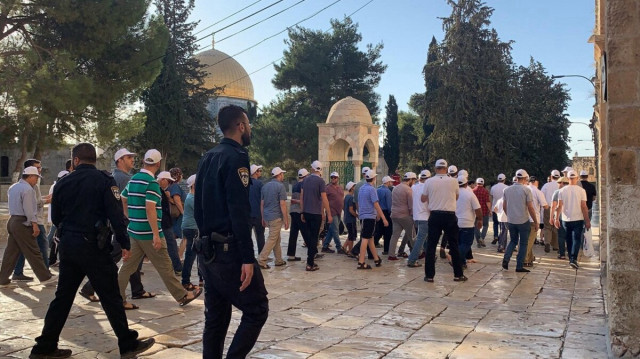 بذكرى احتلال القدس.. مئات المستوطنين الإسرائيليين يقتحمون الأقصى