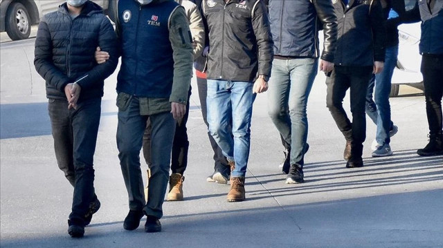 В Турции задержаны 33 человека по подозрению в связях с FETÖ.
